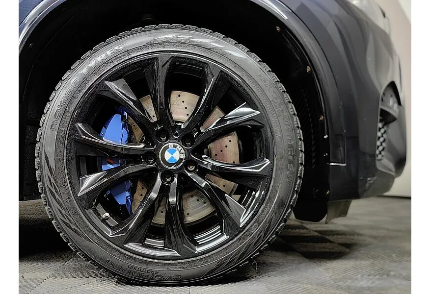 BMW X5 M 4.4 xDrive Steptronic (575 л.с.) Черный в АВИЛОН. Слайд №7