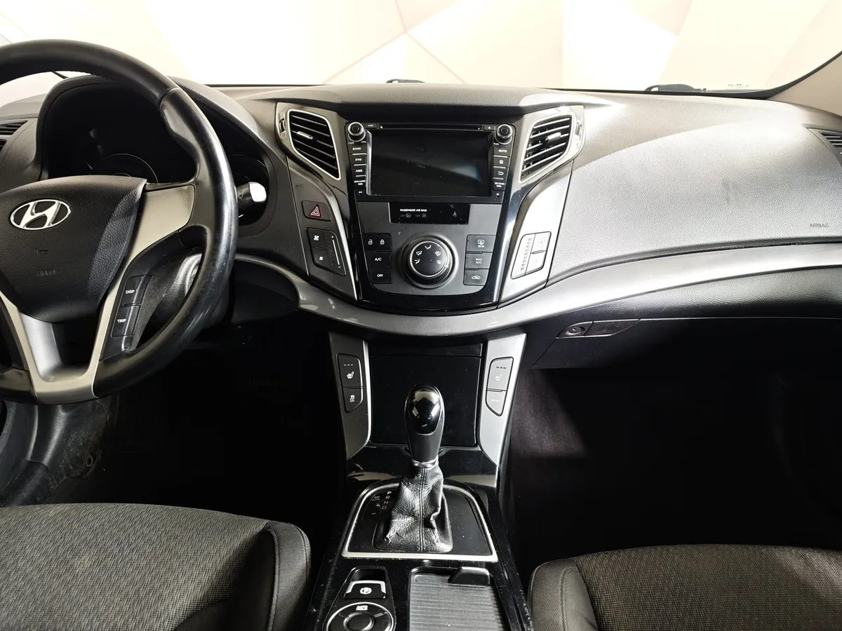 Hyundai i40 2.0 AT (150 л.с.) Comfort Черный в АВИЛОН. Слайд №15