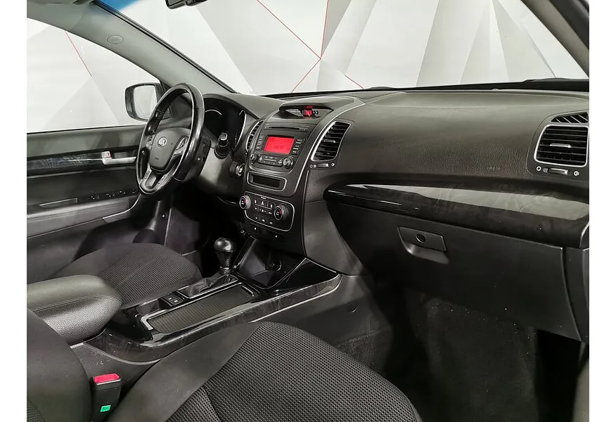 Kia Sorento 2.4 AT 4WD (175 л.с.) Luxe Бежевый в АВИЛОН. Слайд №13