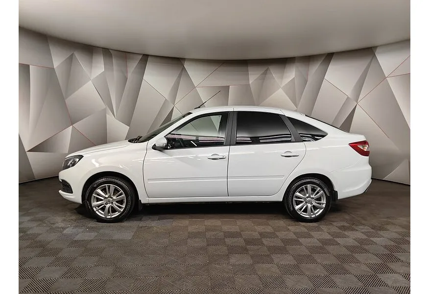 ВАЗ (Lada) Granta 1.6 MT 16 кл (106 л.с.) Белый в АВИЛОН. Слайд №3