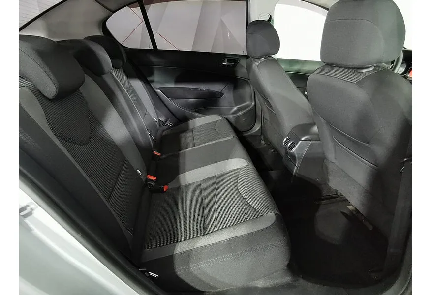 АВИЛОН - Peugeot 408 1.6 HDI MT (112 л.с.) Серебристый - slide 13