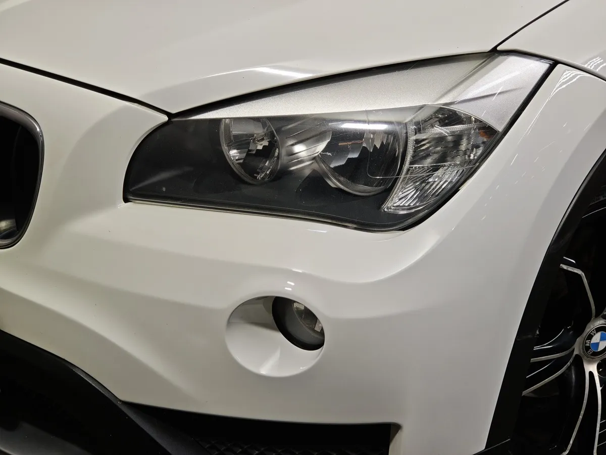 BMW X1 xDrive20i AT (184 л.с.) Белый в АВИЛОН. Слайд №8