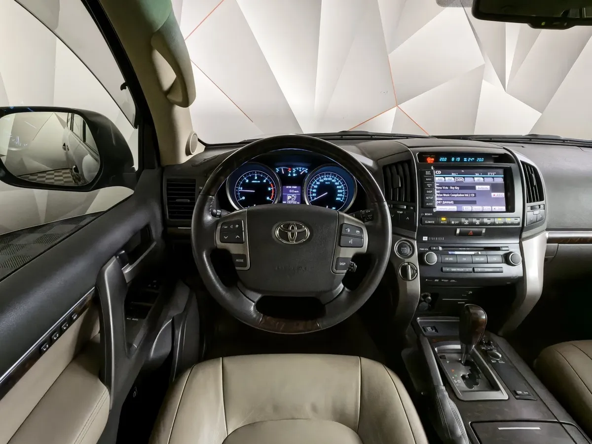 Toyota Land Cruiser 4.5 Twin-Turbo D AT 4WD (5 мест) (235 л.с.) Престиж Черный в АВИЛОН. Слайд №20