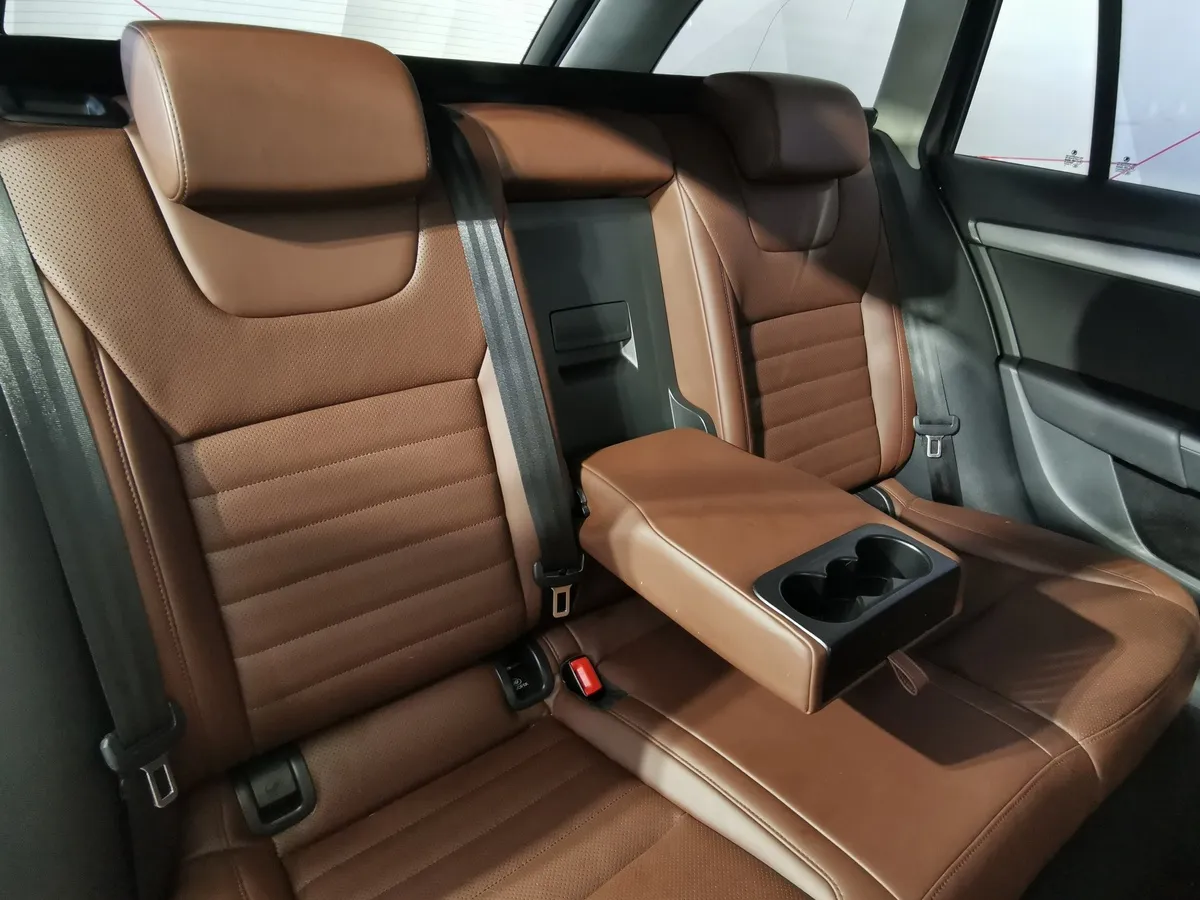 Skoda Octavia 1.8 TSI DSG 4x4 (180 л.с.) Elegance Коричневый в АВИЛОН. Слайд №16