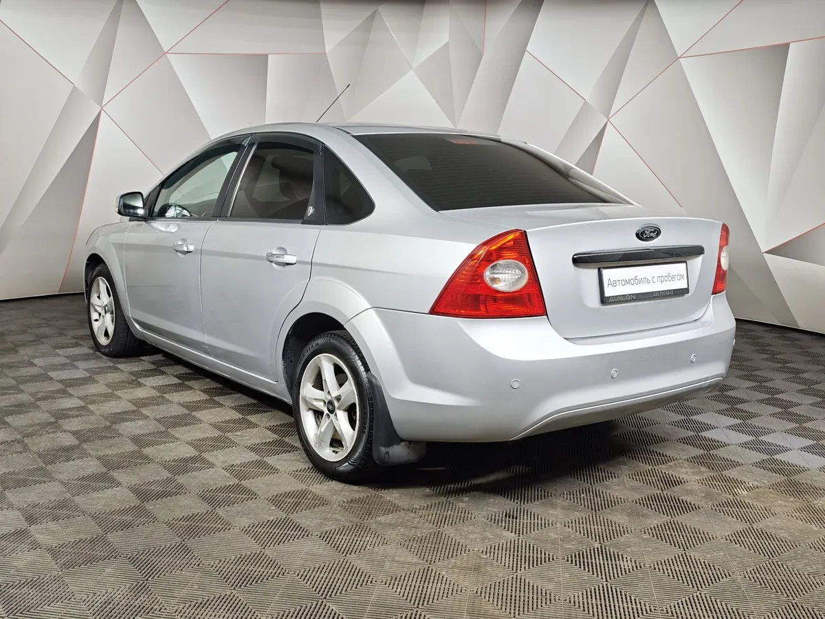 Ford Focus 2.0 AT (145 л.с.) Серебристый в АВИЛОН. Слайд №4