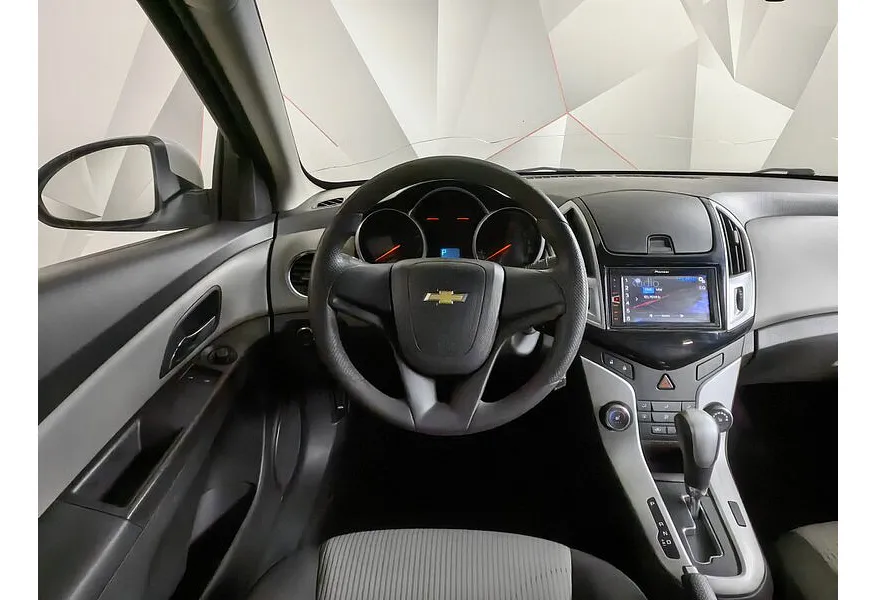 Chevrolet Cruze 1.6 AT (109 л.с.) Белый в АВИЛОН. Слайд №17