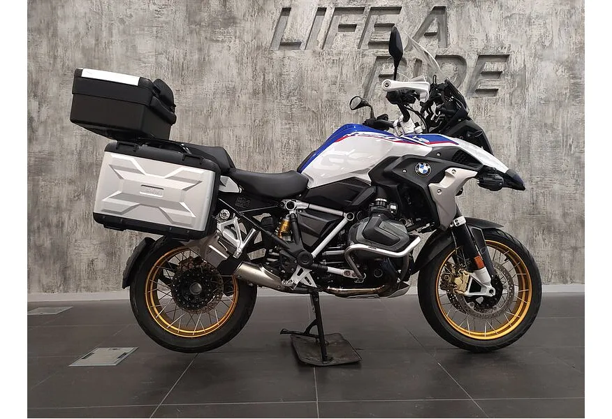 LIVE. Слайд №4