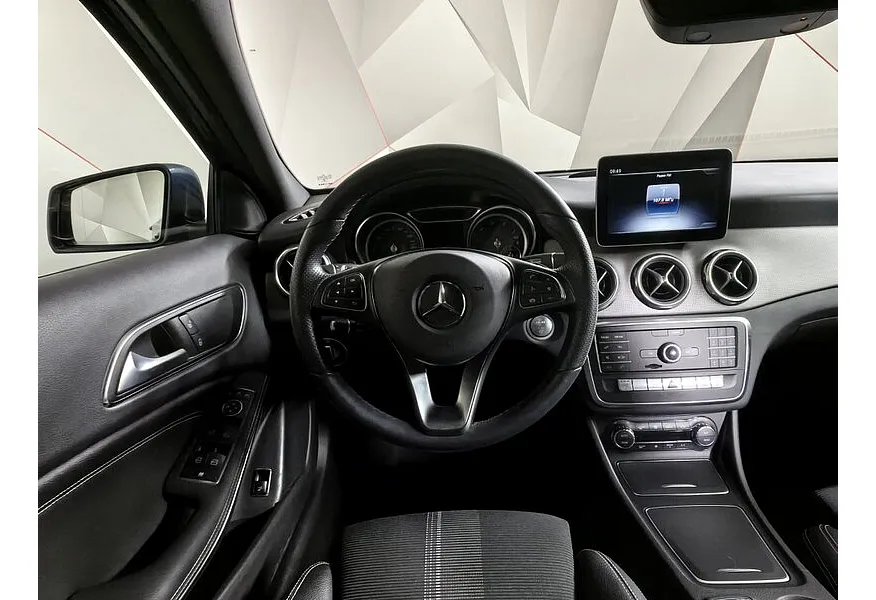 Mercedes-Benz GLA 200 7G-DCT (150 л.с.) Особая серия Синий в АВИЛОН. Слайд №20