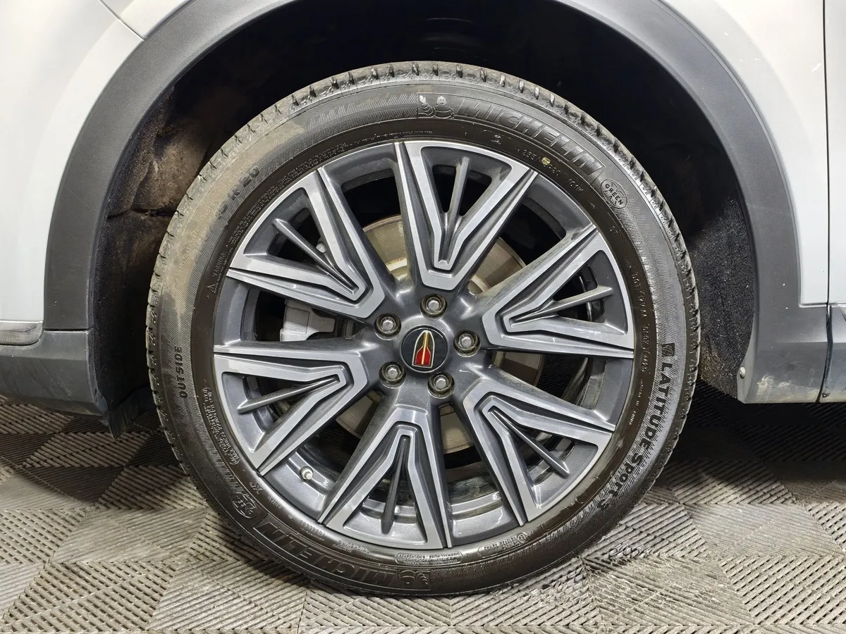 Hongqi HS5 2.0 AT 4WD (224 л.с.) Комфорт Желтый в АВИЛОН. Слайд №9