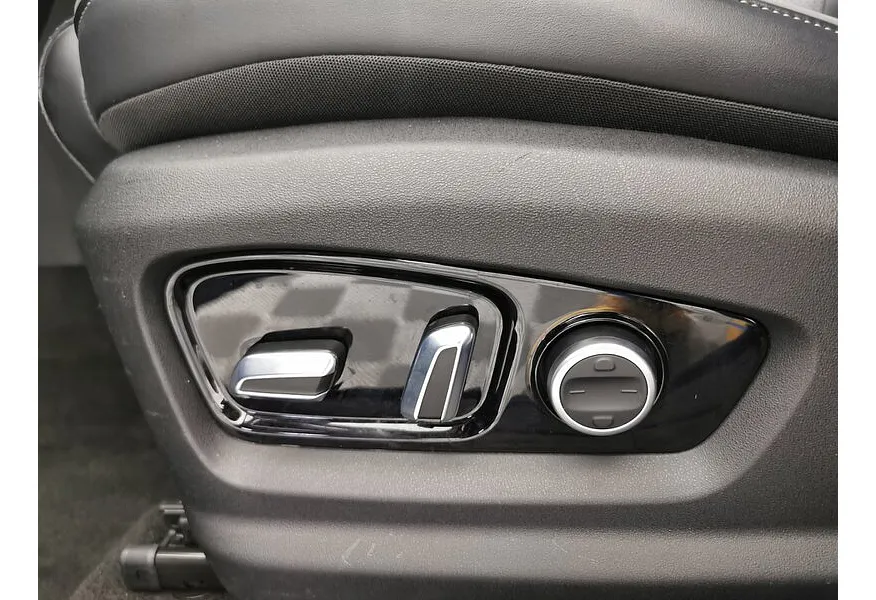 Jaecoo J7 1.6T 7DCT 2WD (186 л.с.) Ultimate Черный в АВИЛОН. Слайд №21