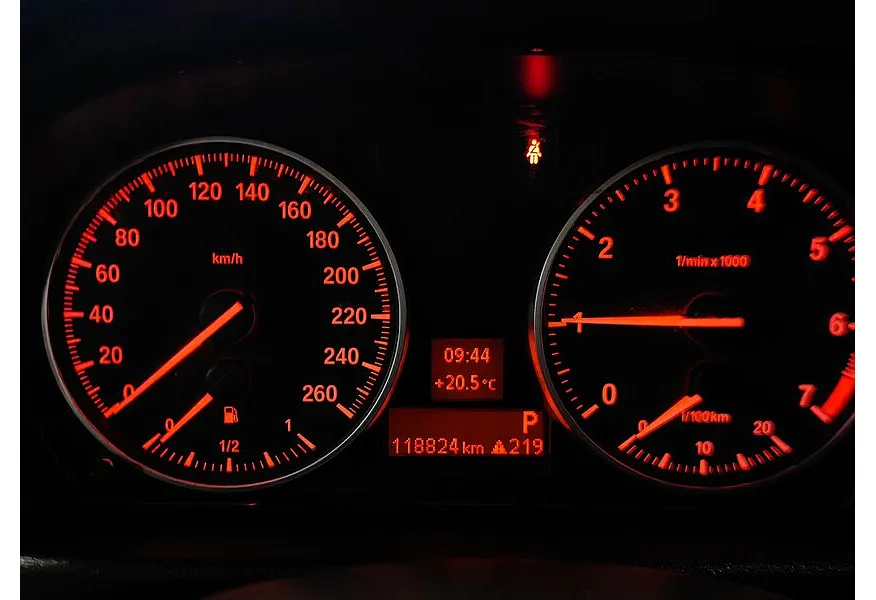 BMW X1 sDrive18i AT (150 л.с.) Белый в АВИЛОН. Слайд №13