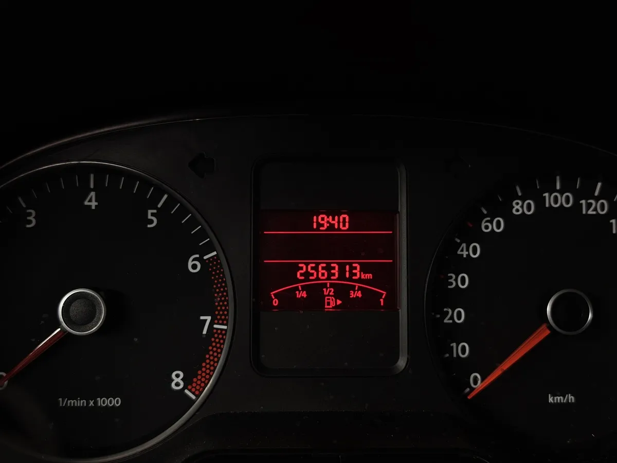 Volkswagen Polo 1.6 MT (105 л.с.) Comfortline Серый в АВИЛОН. Слайд №16