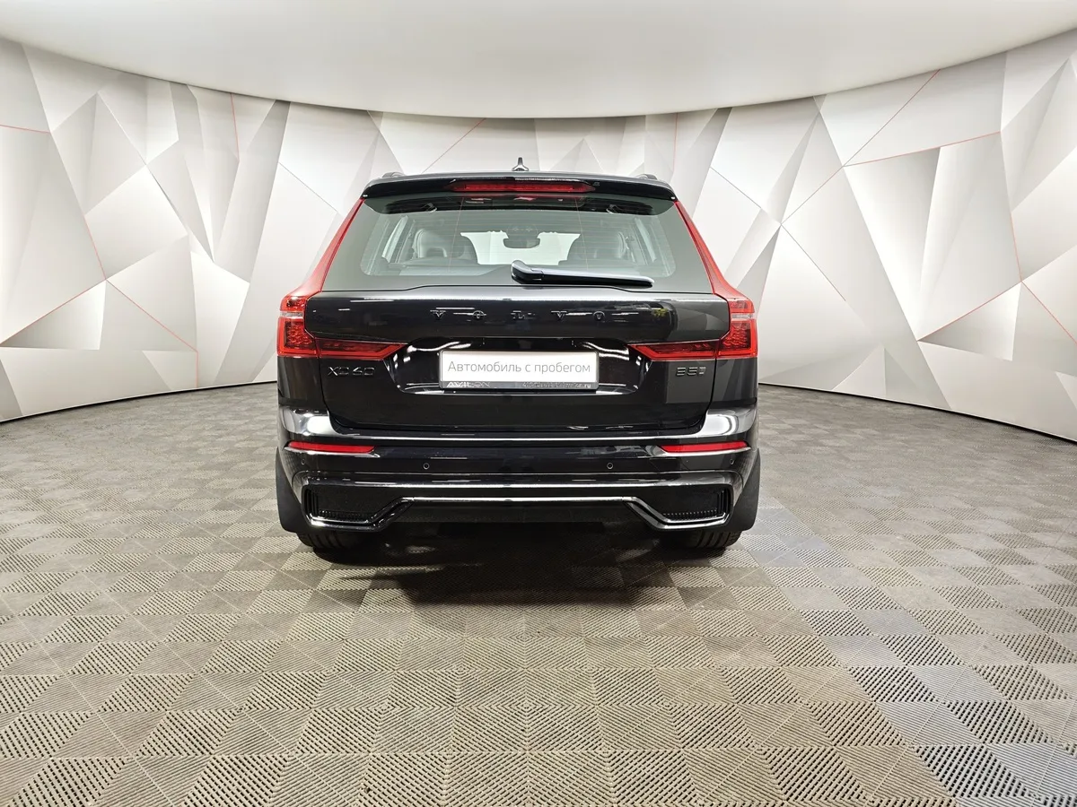 Volvo XC60 2.0 AT AWD (249 л.с.) Deluxe Edition Черный в АВИЛОН. Слайд №8