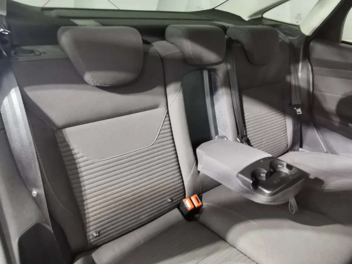 Ford Focus 1.6 Ti-VCT PowerShift (125 л.с.) SYNC Edition Черный в АВИЛОН. Слайд №16