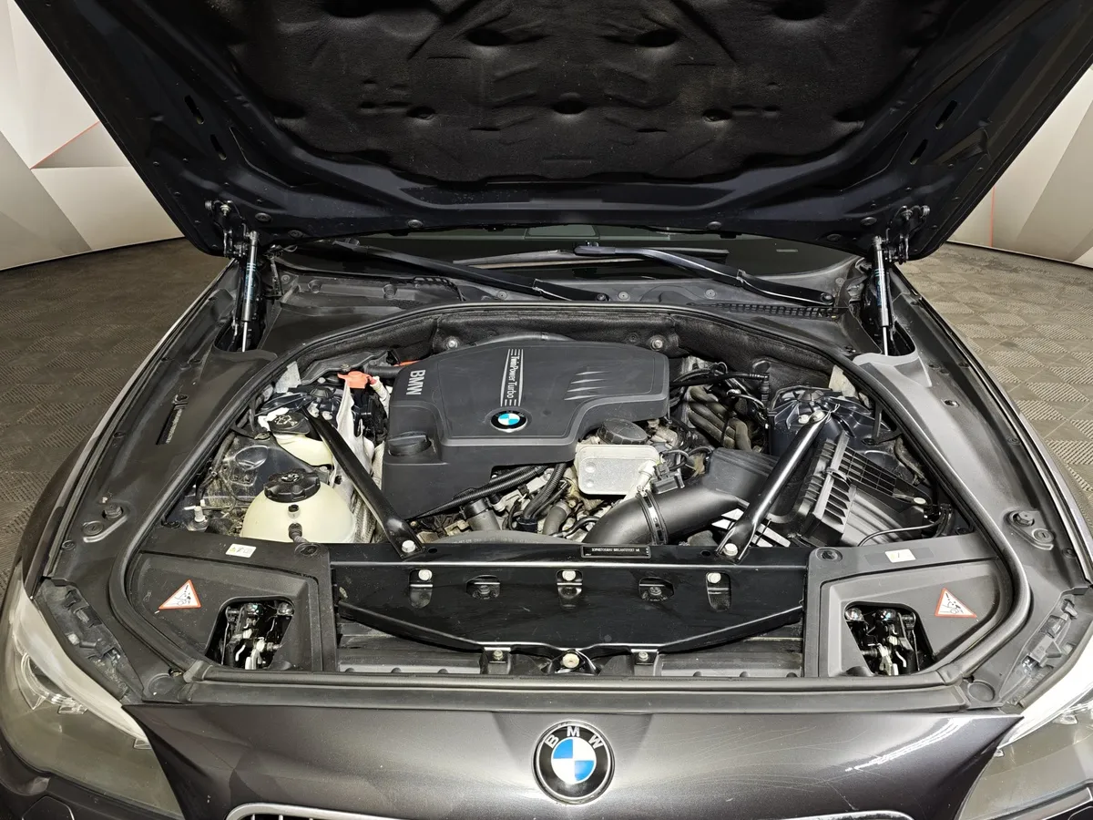 BMW 5 серия 520i AT (184 л.с.) Серый в АВИЛОН. Слайд №9
