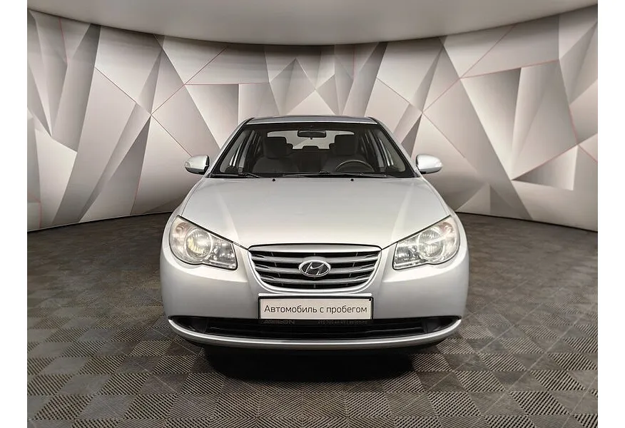 Hyundai Elantra 1.6 MT (122 л.с.) Серебристый в АВИЛОН. Слайд №7