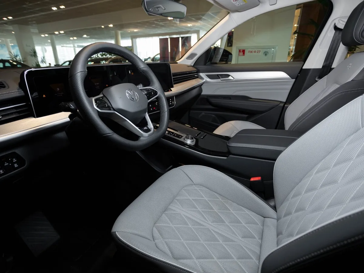 Volkswagen Tavendor 2.0TSI DSG 4WD (220 л.с.) R-Line Cruise Edition Серый в АВИЛОН. Слайд №7