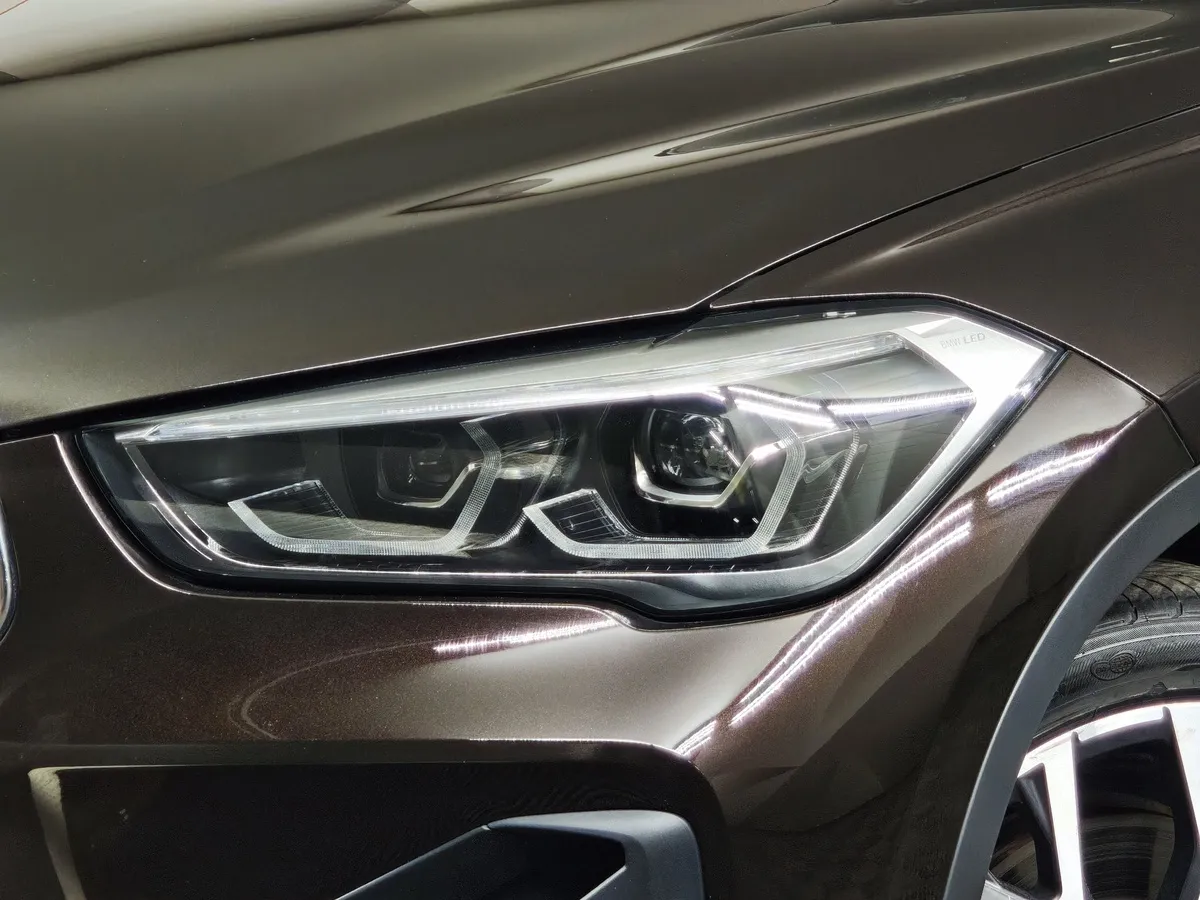 BMW X1 25i xDrive AT (231 л.с.) Коричневый в АВИЛОН. Слайд №8