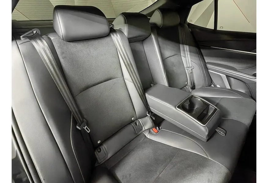 Toyota Camry 2.5 AT (200 л.с.) Luxury Черный в АВИЛОН. Слайд №17