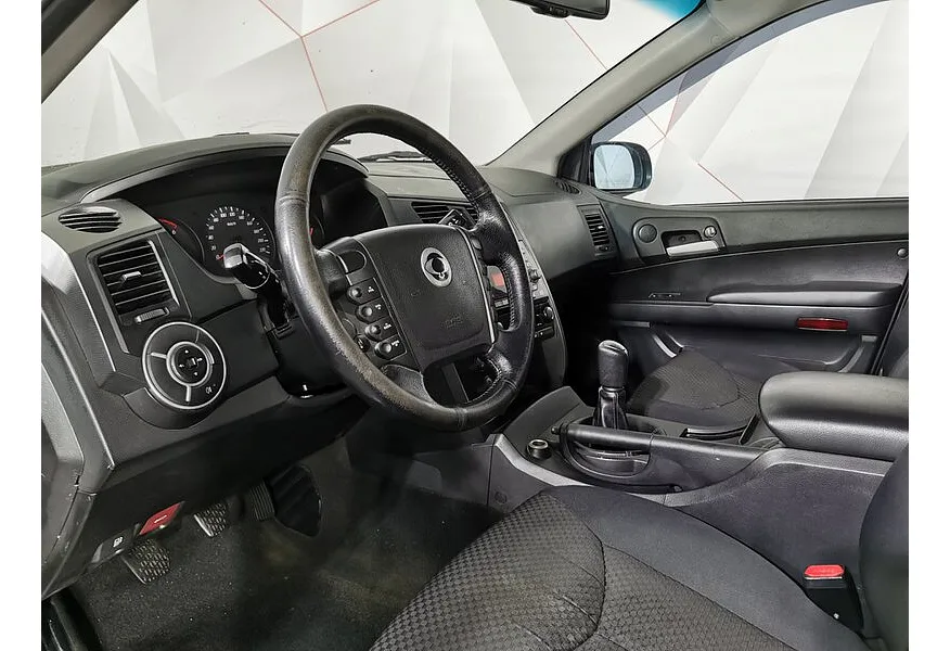 SsangYong Kyron 2.0 Xdi MT 4WD (141 л.с.) Серый в АВИЛОН. Слайд №18