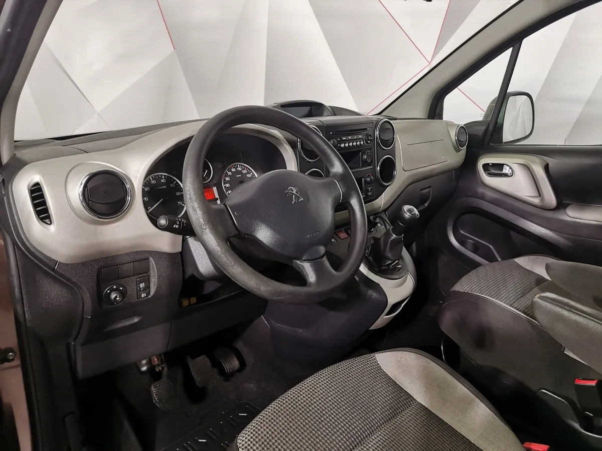 Peugeot Partner 1.6 HDi MT (90 л.с.) Коричневый в АВИЛОН. Слайд №17