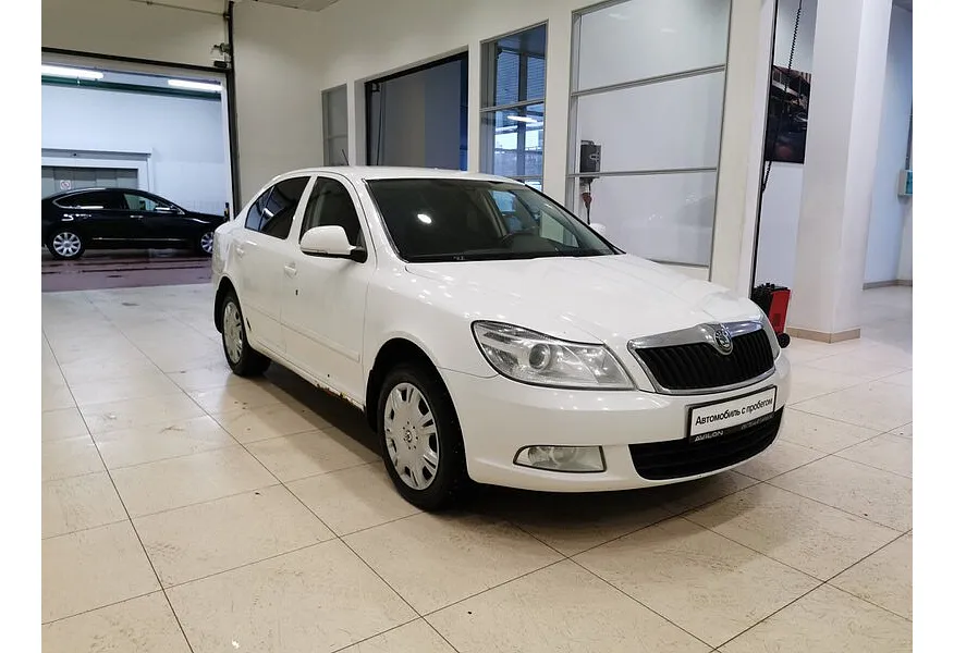 Skoda Octavia 1.8 TSI MT (152 л.с.) Ambition (CKD) Белый в АВИЛОН. Слайд №3