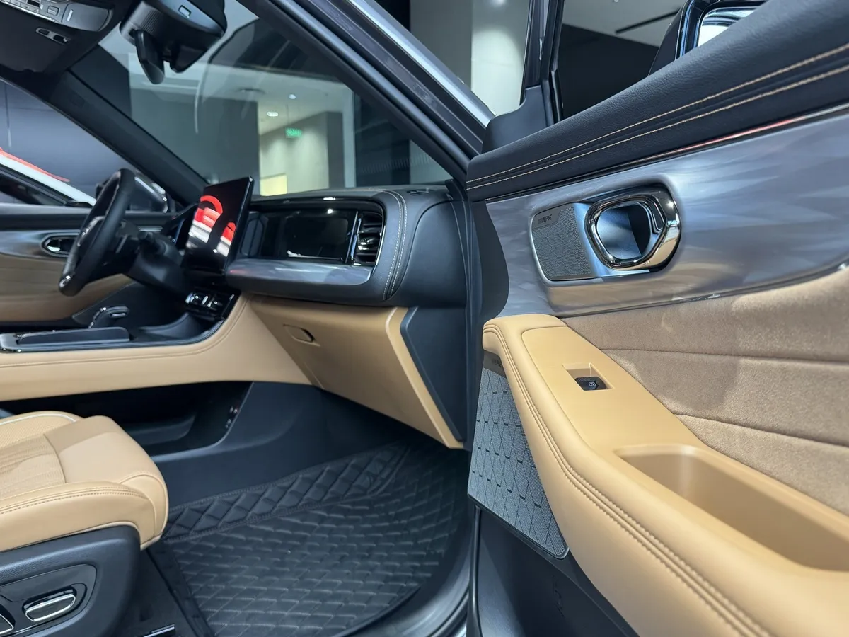 GAC GS8 2.0T 4WD (231 л.с.) GL Серый в АВИЛОН. Слайд №13