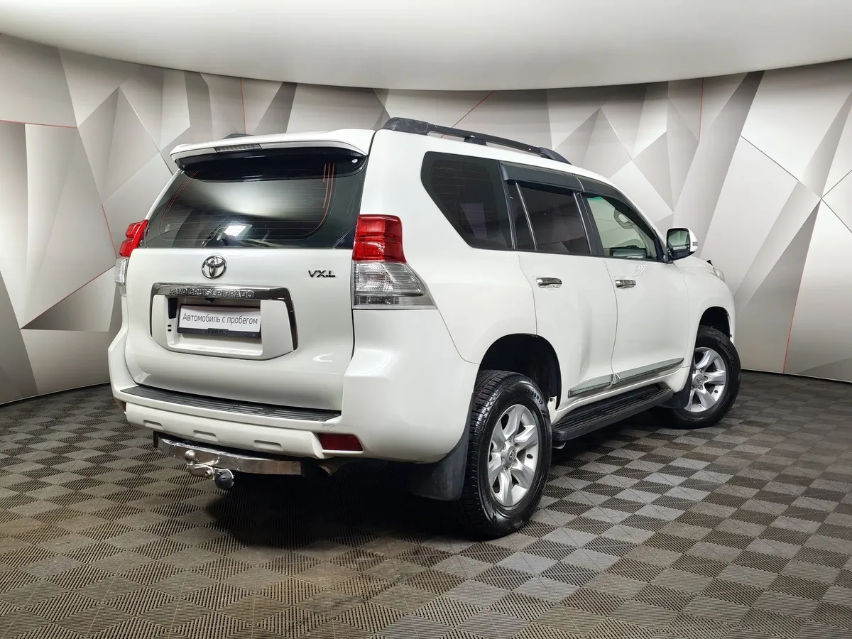 Toyota Land Cruiser Prado 3.0 D AT 4WD (173 л.с.) Белый в АВИЛОН. Слайд №2