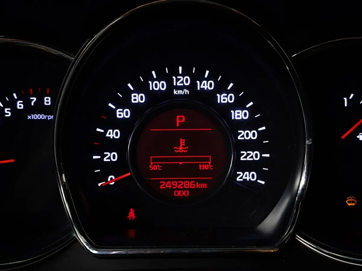 Kia Ceed 1.6 AT (129 л.с.) Luxe Белый в АВИЛОН. Слайд №16