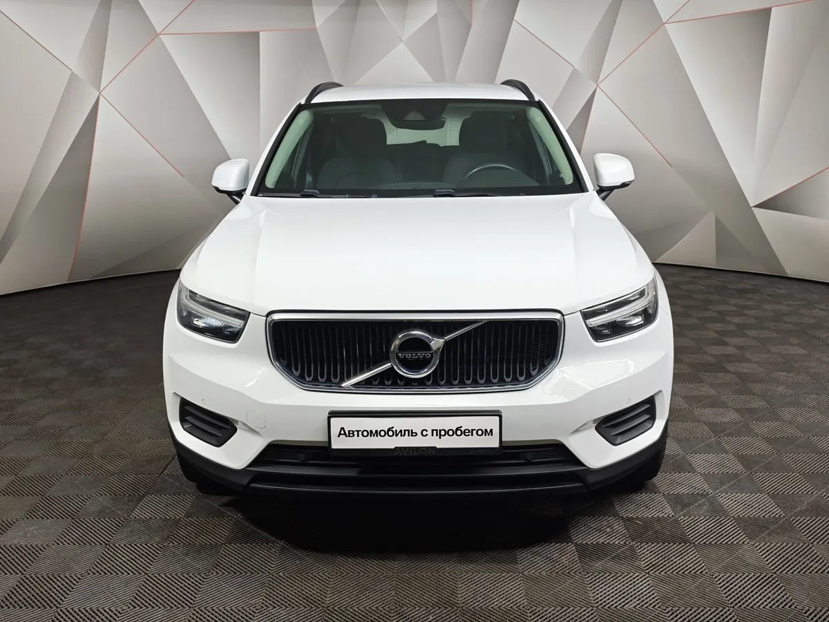 Volvo XC40 2.0 D3 Drive-E AT AWD (150 л.с.) Momentum Белый в АВИЛОН. Слайд №7
