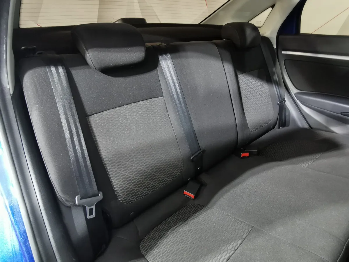 ВАЗ (Lada) Vesta 1.6 CVT (113 л.с.) Luxe Multimedia Синий в АВИЛОН. Слайд №14