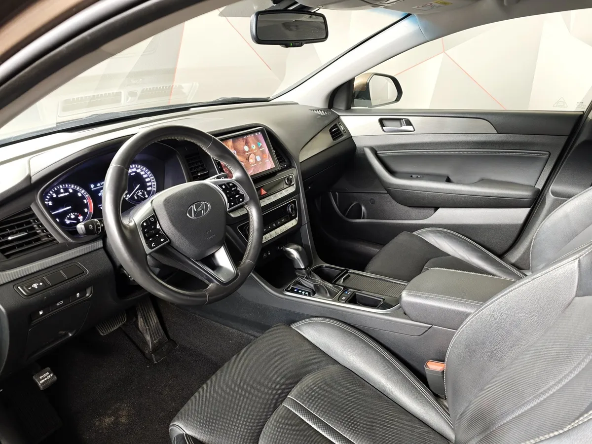 Hyundai Sonata 2.0 MPI (150 л.с.) Business Бежевый в АВИЛОН. Слайд №18