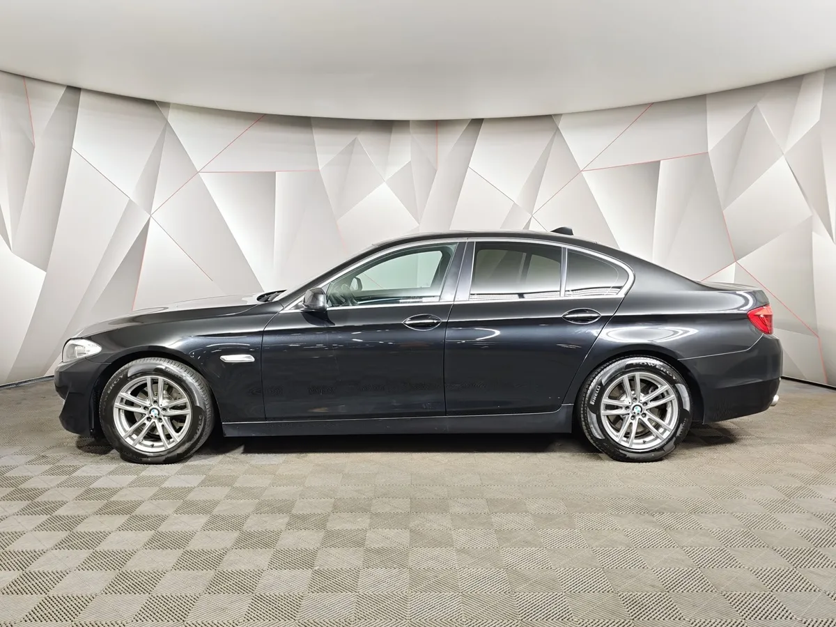 BMW 5 серия 520i AT (184 л.с.) Черный в АВИЛОН. Слайд №5