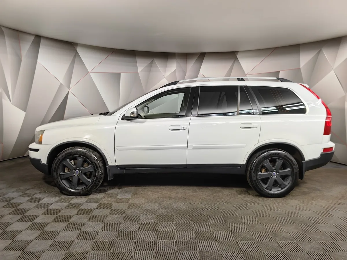 Volvo XC90 2.5 T5 Geartronic AWD (5 мест) (210 л.с.) Белый в АВИЛОН. Слайд №5