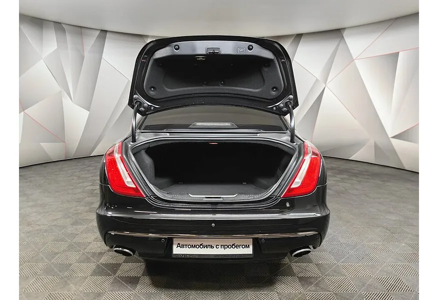 Jaguar XJ 3.0 AT AWD LWB (340 л.с.) Luxury Черный в АВИЛОН. Слайд №12