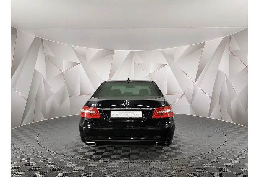 Mercedes-Benz E-Класс E 300 BlueEfficiency 7G-Tronic Plus (249 л.с.) Черный в АВИЛОН. Слайд №8
