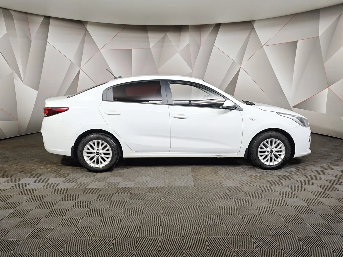 Kia Rio 1.6 AT (123 л.с.) Белый в АВИЛОН. Слайд №6