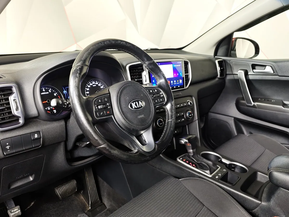 Kia Sportage 2.0 AT (150 л.с.) Красный в АВИЛОН. Слайд №19