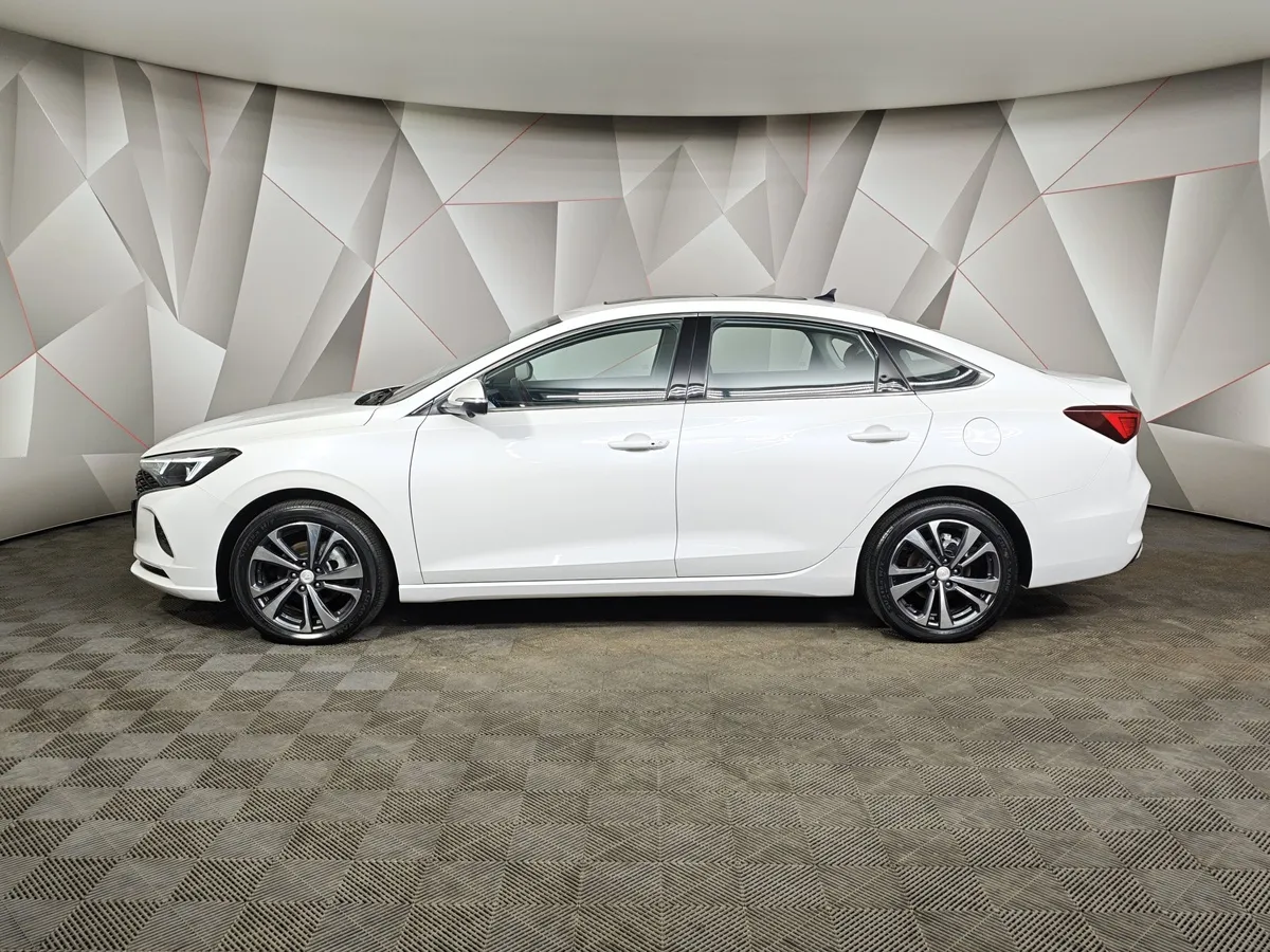 Changan Eado Plus 1.4 TGDI 7DSG 2WD (150 л.с.) DLX Белый в АВИЛОН. Слайд №5