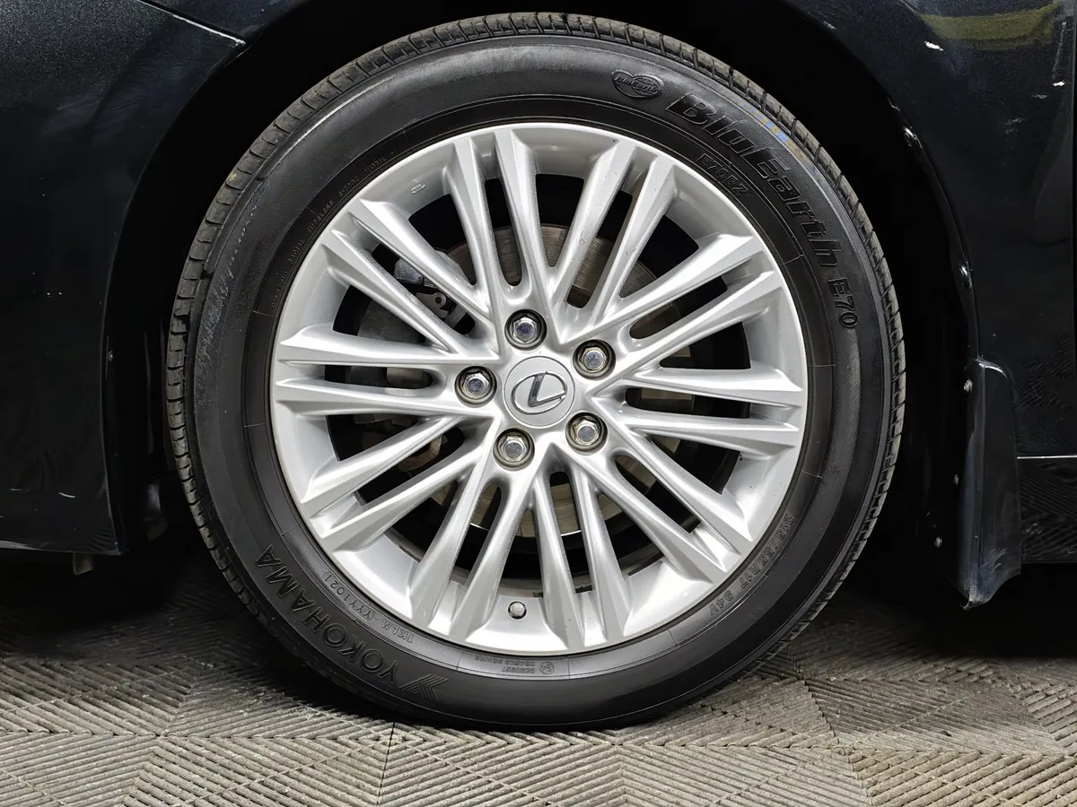 Lexus ES 200 AT (150 л.с.) Черный в АВИЛОН. Слайд №9