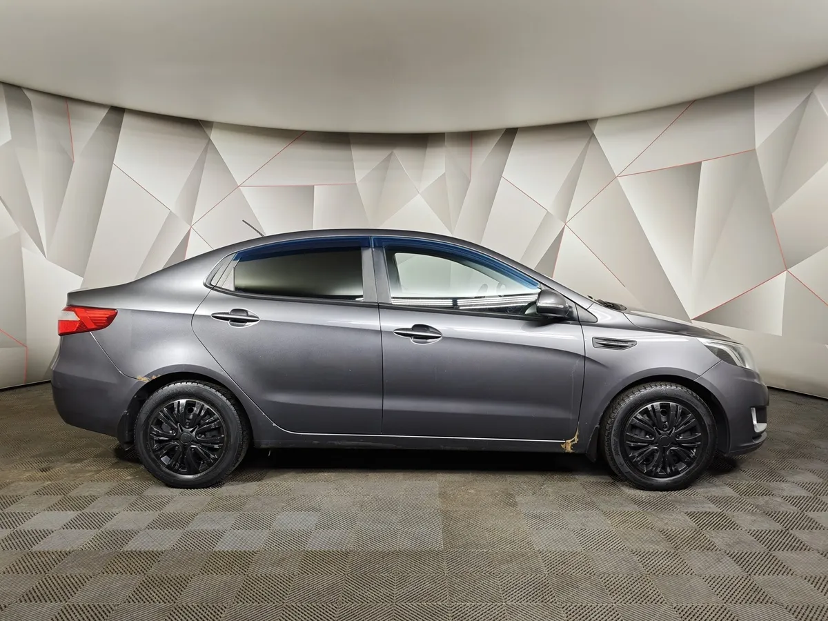 Kia Rio 1.6 AT (123 л.с.) Серый в АВИЛОН. Слайд №6
