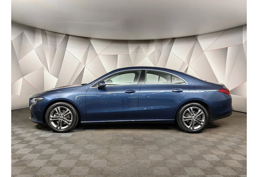 Mercedes-Benz CLA 200 7-G DCT (150 л.с.) Синий в АВИЛОН. Слайд №3