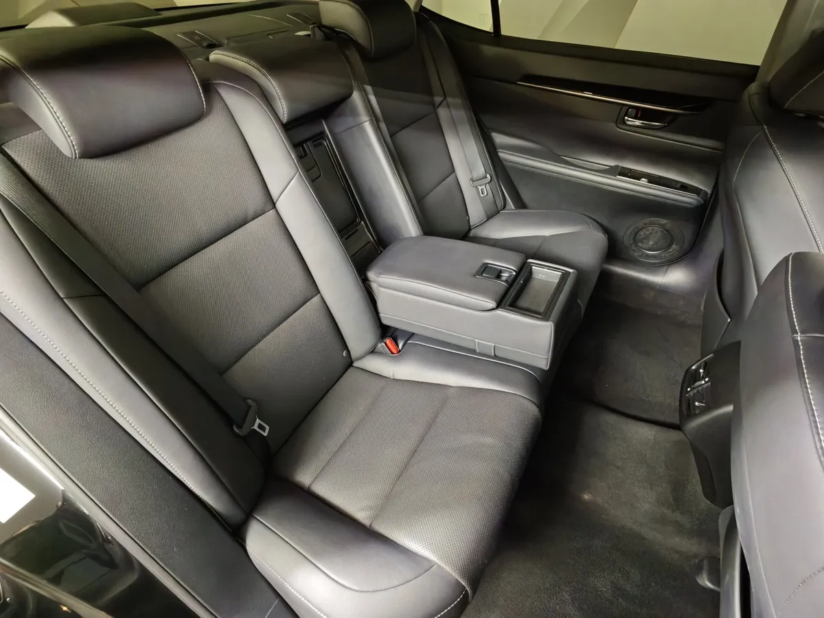 Lexus ES 200 AT (150 л.с.) Черный в АВИЛОН. Слайд №17
