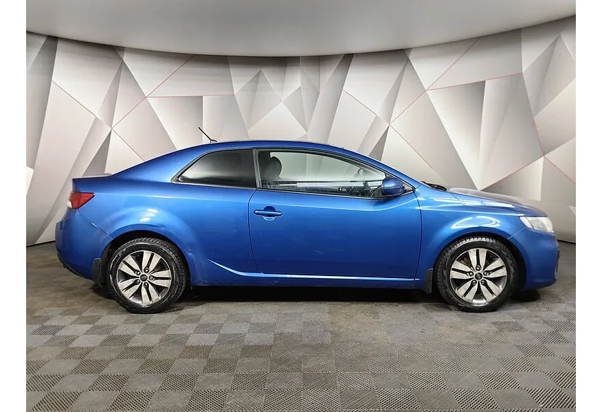 Kia Cerato 1.6 MT (126 л.с.) Luxe Синий в АВИЛОН. Слайд №6