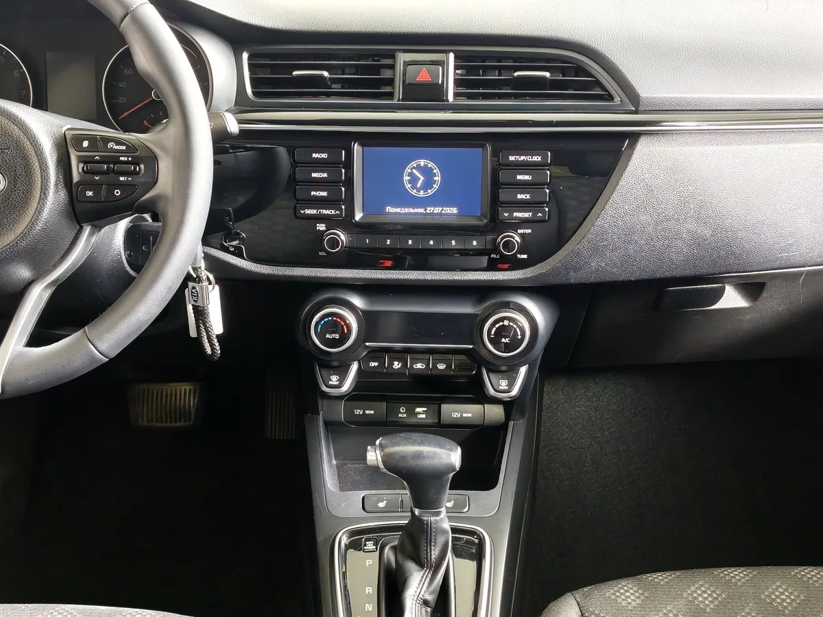 Kia Rio 1.6 AT (123 л.с.) Белый в АВИЛОН. Слайд №15