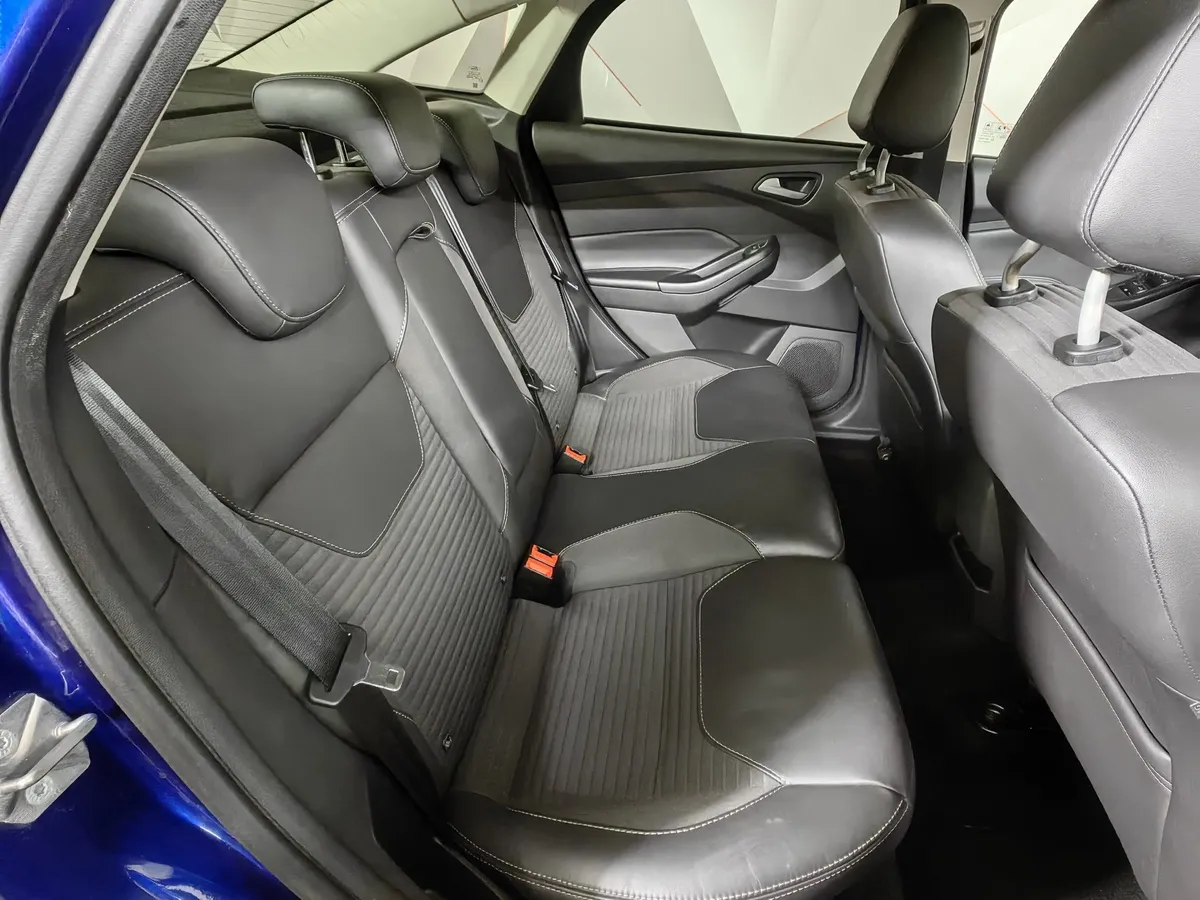 Ford Focus 1.6 PowerShift (125 л.с.) Titanium Синий в АВИЛОН. Слайд №15