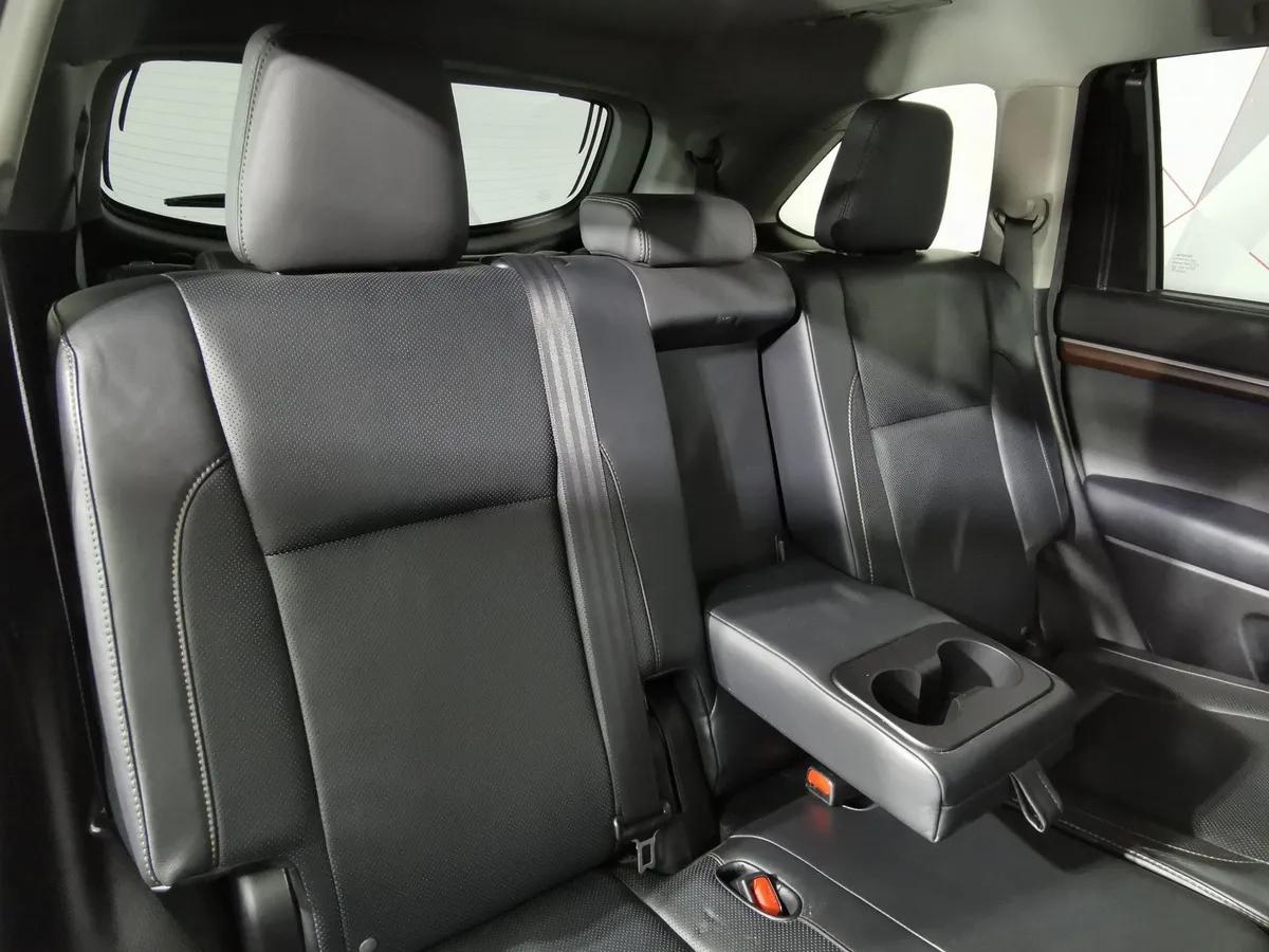 Toyota Highlander 3.5 AT AWD (249 л.с.) Престиж Черный в АВИЛОН. Слайд №15