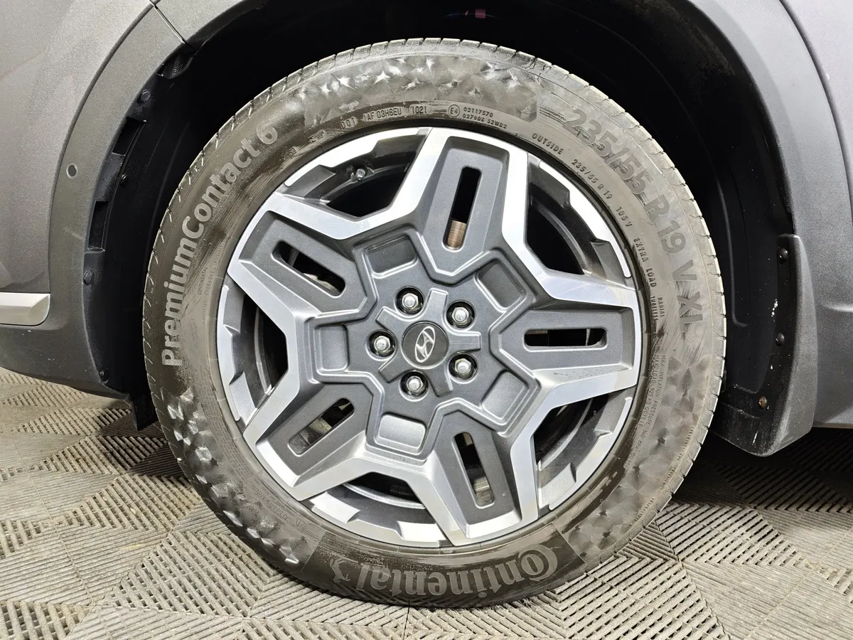 Hyundai Santa Fe 2.2 CRDi AWD 8AT (200 л.с.) High-Tech Серый в АВИЛОН. Слайд №9