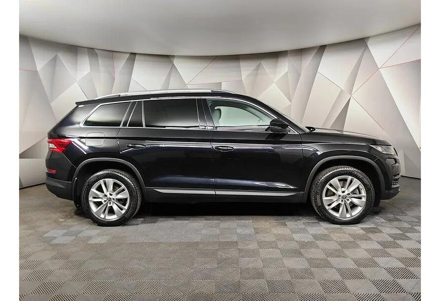 Skoda Kodiaq 2.0 TSI DSG 4X4 (180 л.с.) Черный в АВИЛОН. Слайд №6