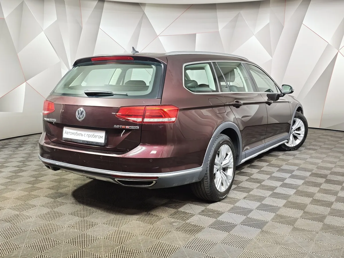 Volkswagen Passat 2.0 TSI BlueMotion DSG 4motion (220 л.с.) Красный в АВИЛОН. Слайд №2